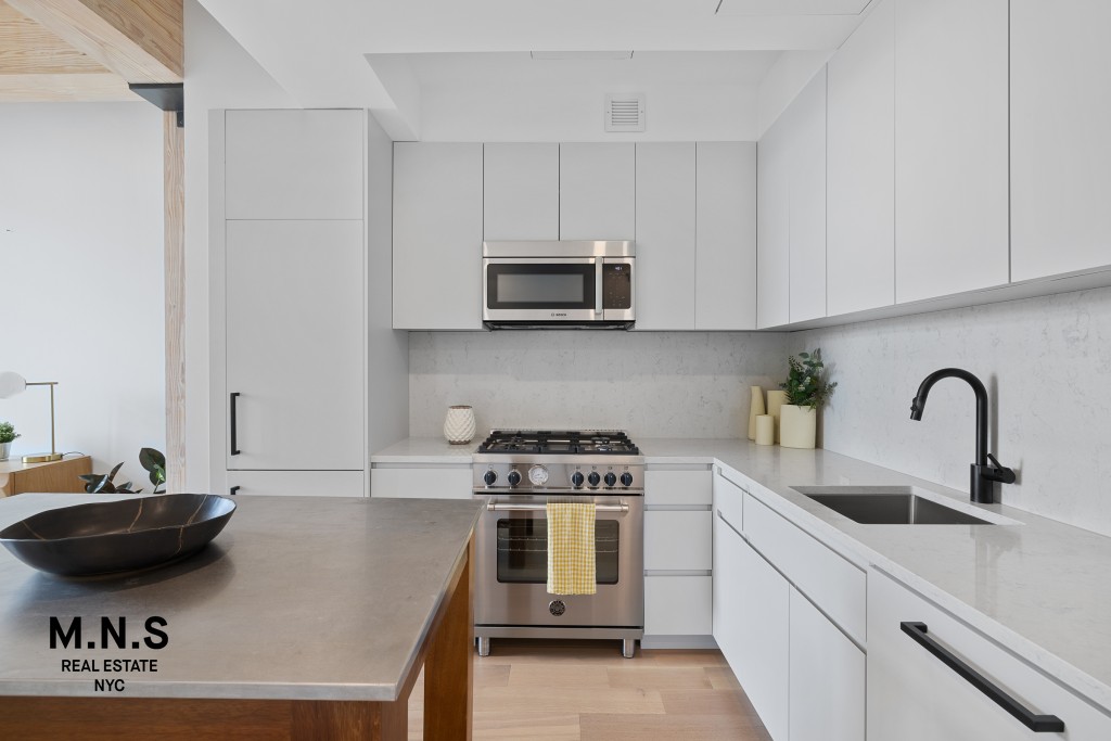 710 Metropolitan Avenue East Williamsburg Brooklyn NY 11211