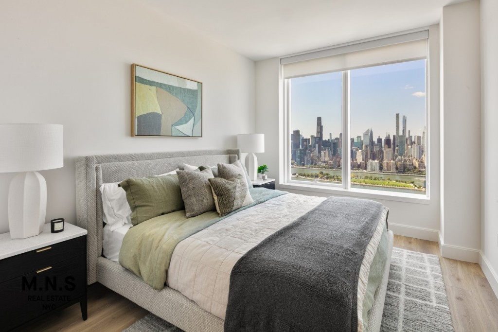 23-15 44th Road 64-J Long Island City Queens NY 11101