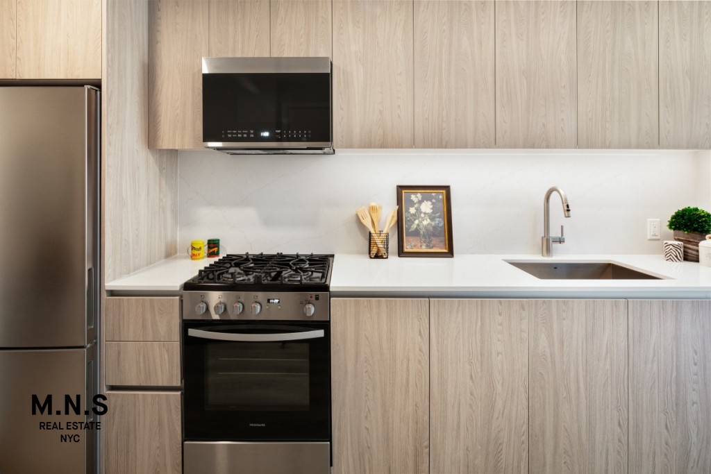 54 Crown Street 1505 Crown Heights Brooklyn NY 11225