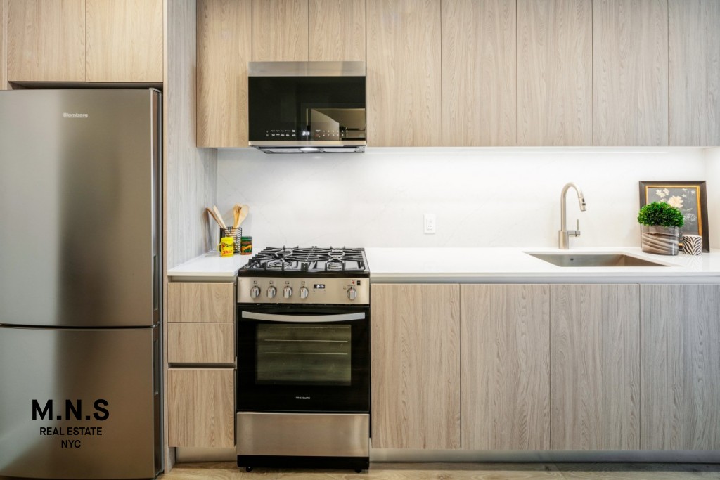 54 Crown Street 1505 Crown Heights Brooklyn NY 11225