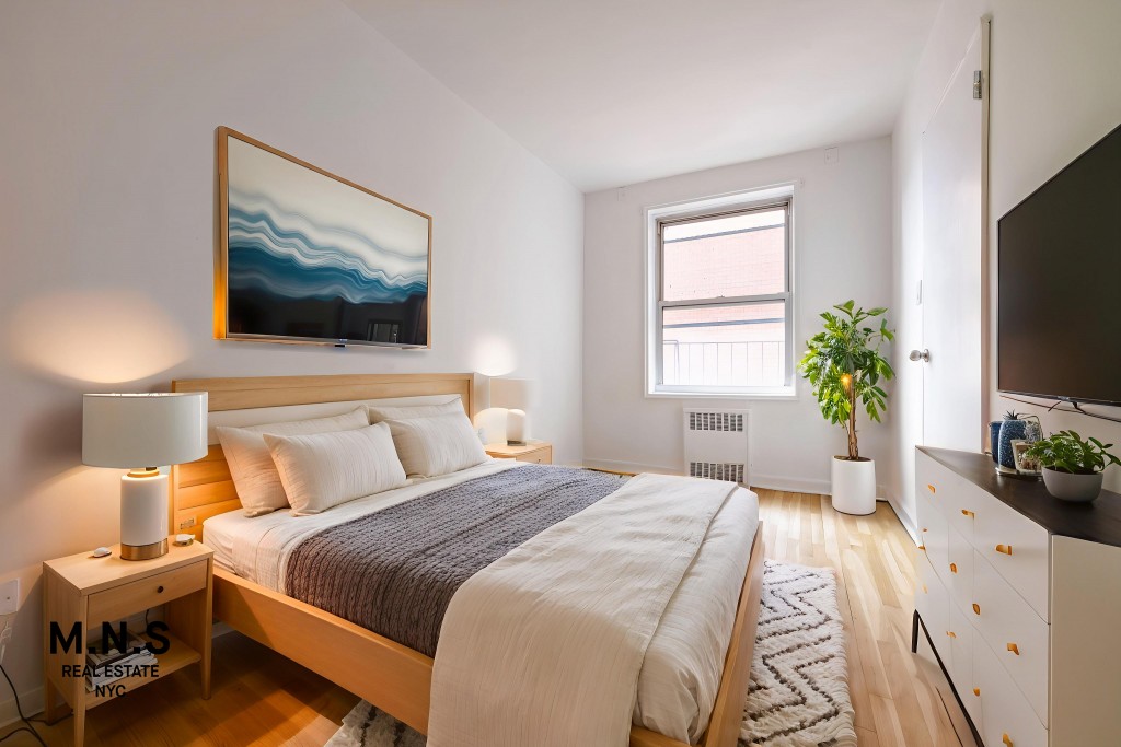 143-25 84th Drive 5-B Briarwood Queens NY 11435