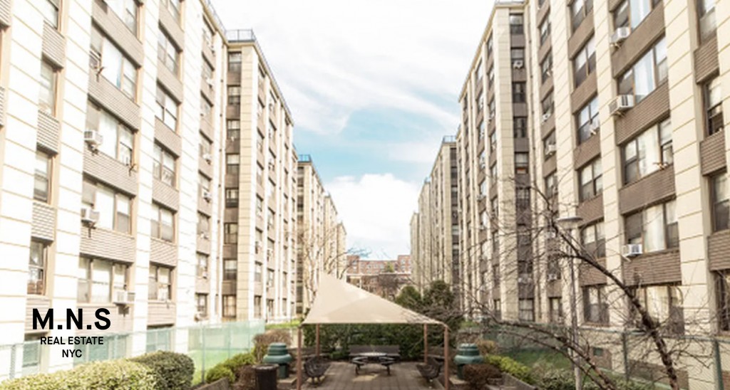 98-51 64th Avenue Forest Hills Queens NY 11374