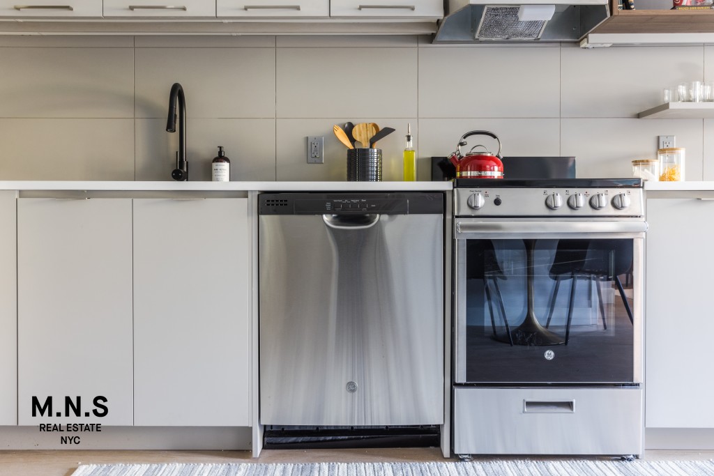 176 Woodward Avenue 334 Ridgewood Queens NY 11385