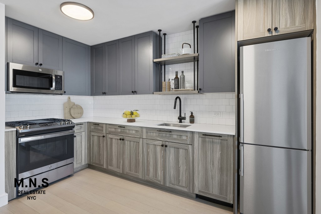 36-20 Steinway Street PH-12 Astoria Queens NY 11101
