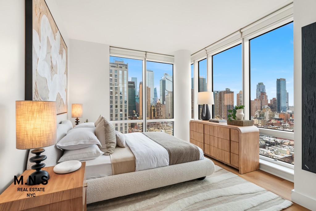 306 West 48th Street 34-C Clinton New York NY 10036