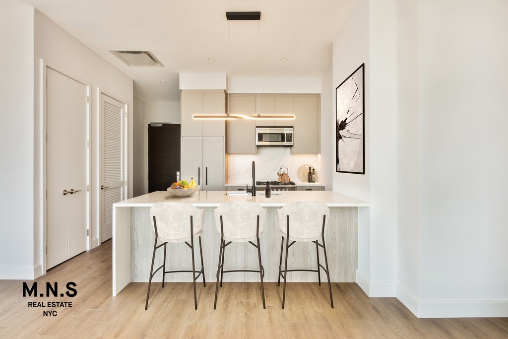 23-15 44th Road PH-2G Long Island City Queens NY 11101