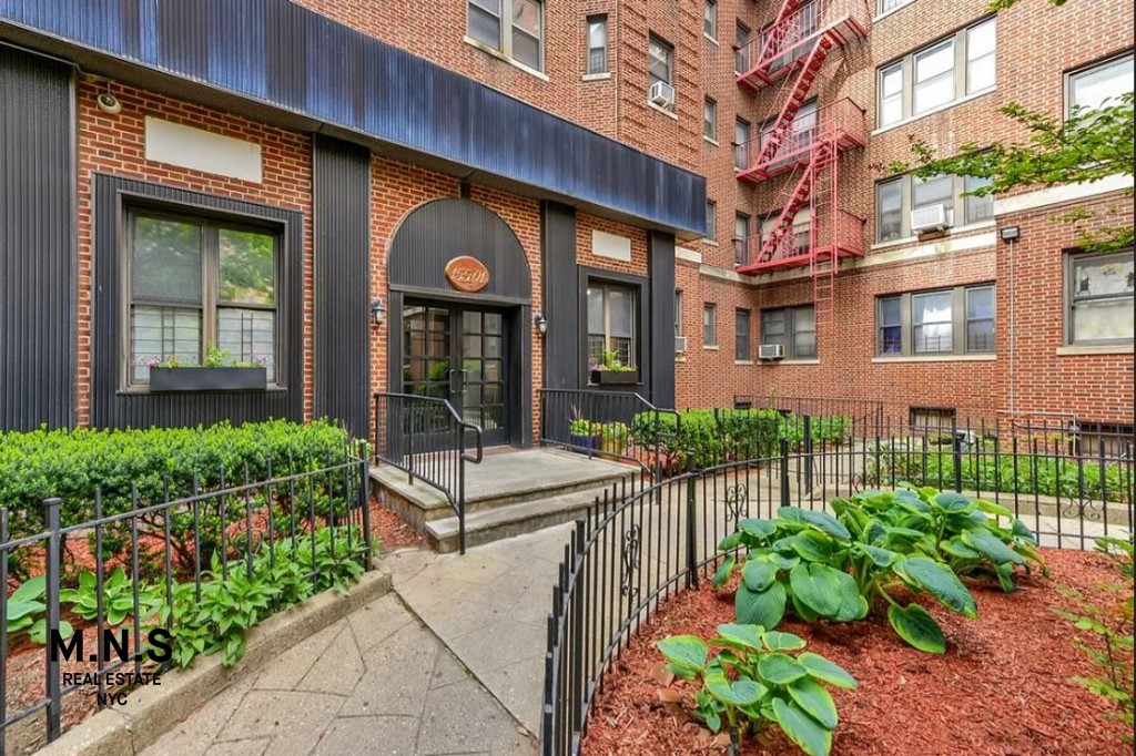 155-01 90th Avenue 1-K Jamaica Queens NY 11432