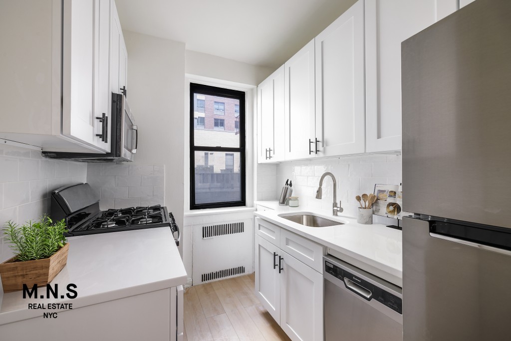 155-01 90th Avenue 1-K Jamaica Queens NY 11432