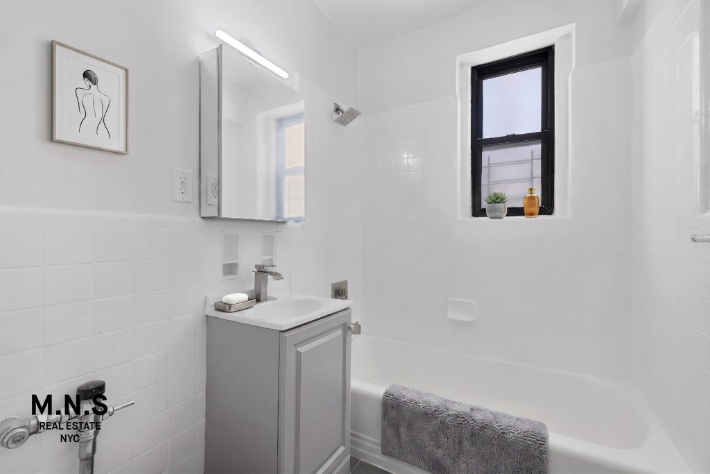 155-01 90th Avenue 3-A Jamaica Queens NY 11432