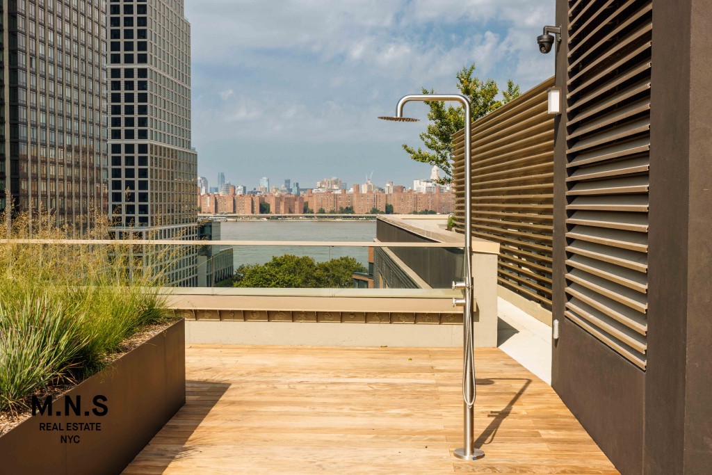 65 Dupont Street 517 Greenpoint Brooklyn NY 11222