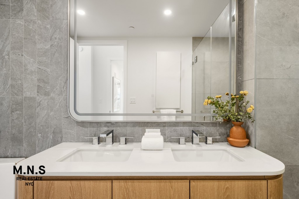1042 Atlantic Avenue 15-C Crown Heights Brooklyn NY 11238