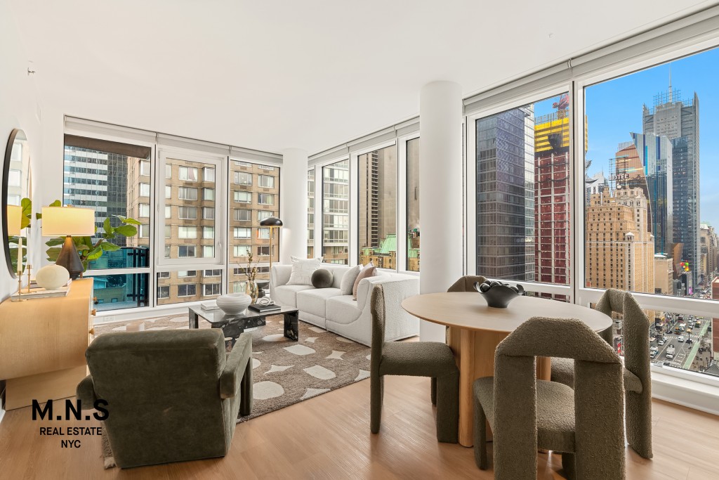 306 West 48th Street 34-C Clinton New York NY 10036