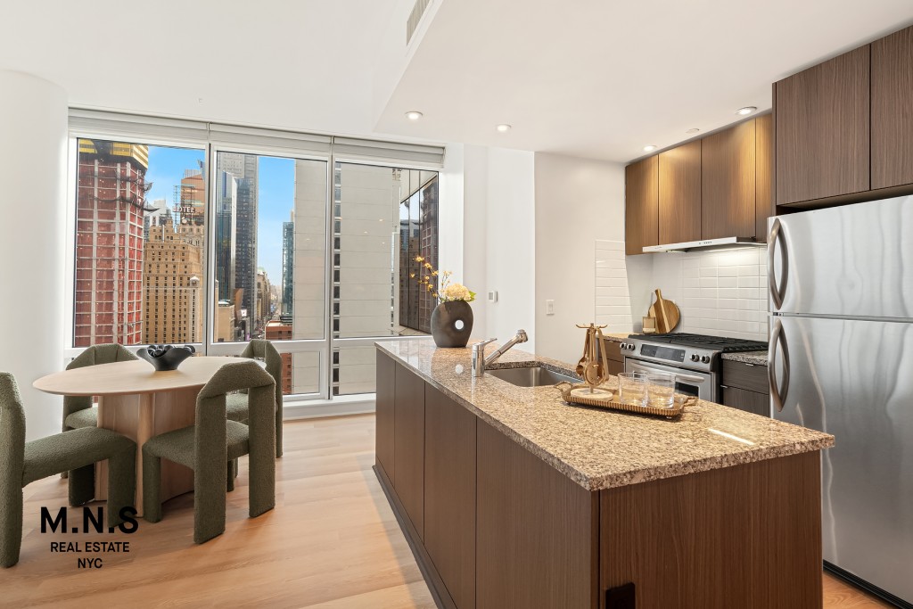 306 West 48th Street 20-C Clinton New York NY 10036