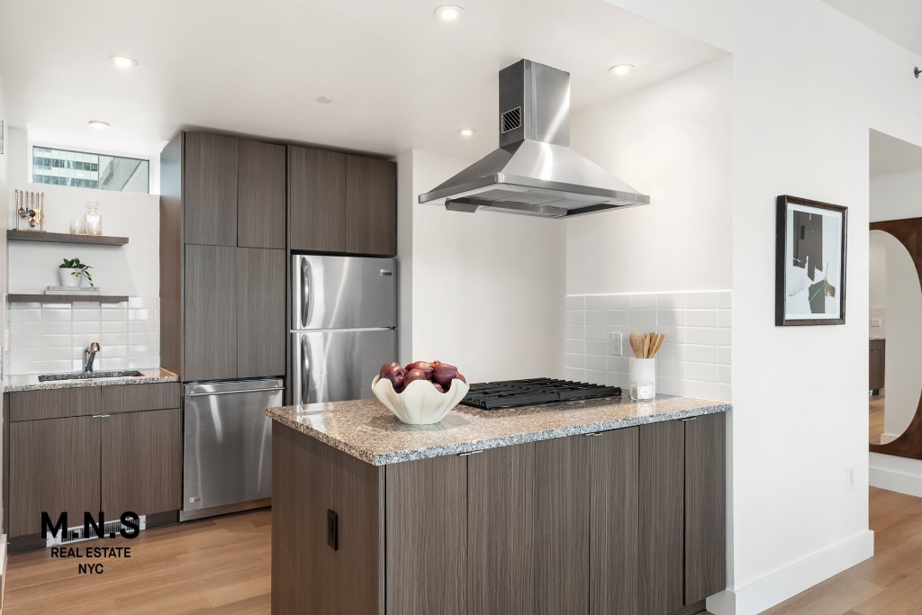 306 West 48th Street 20-C Clinton New York NY 10036